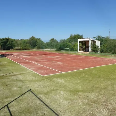 Lorenzo With Tennis Court & Swimming Pool