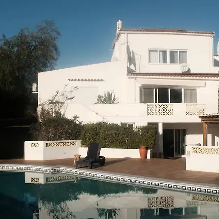 Villa Lorenzo With Tennis Court & Swimming Pool *